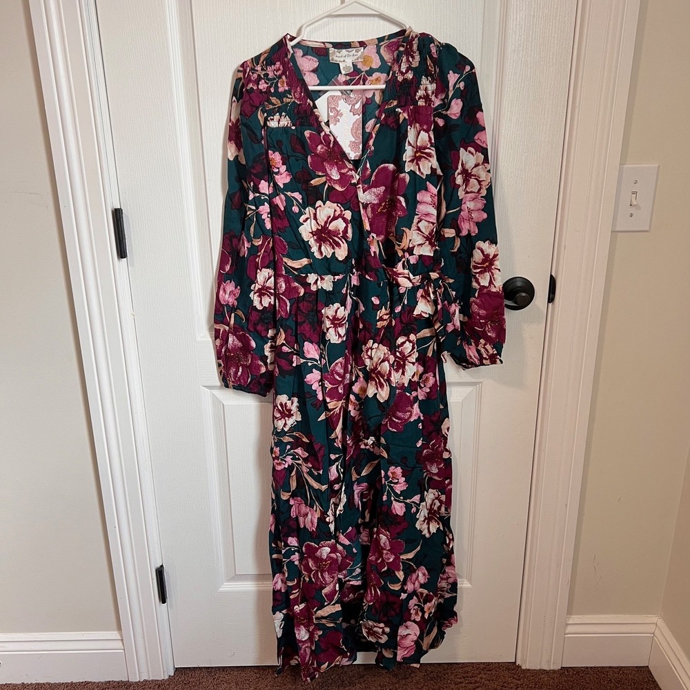 Band Of The Free Women's V-Neck Floral Wrap Maxi‎ Dress Pine Plum Size Small